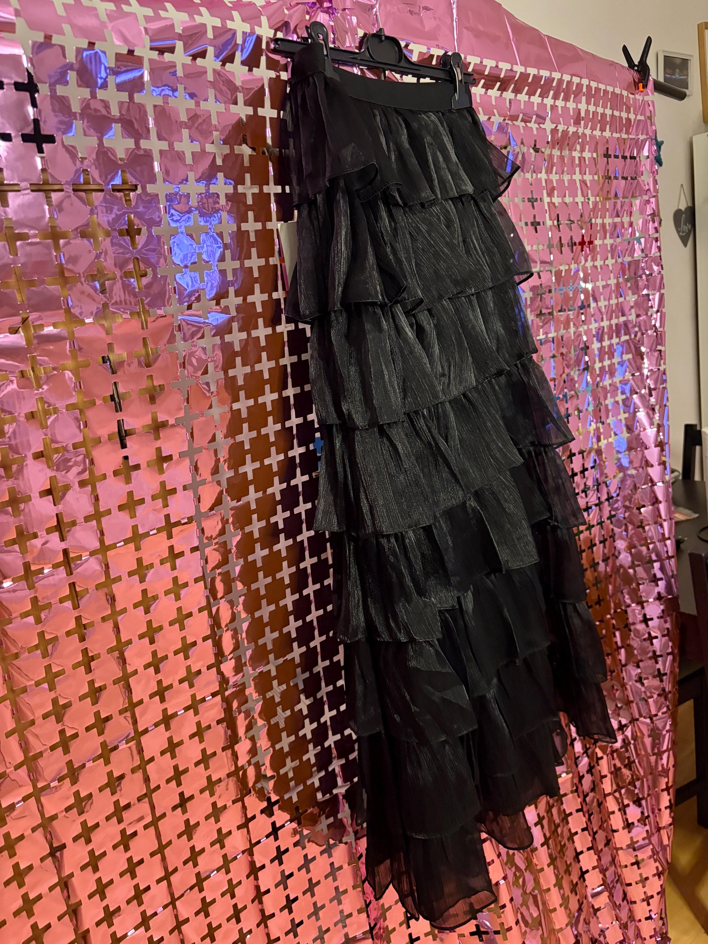 Elegant Layered Ruffle Skirt – Made in Italy