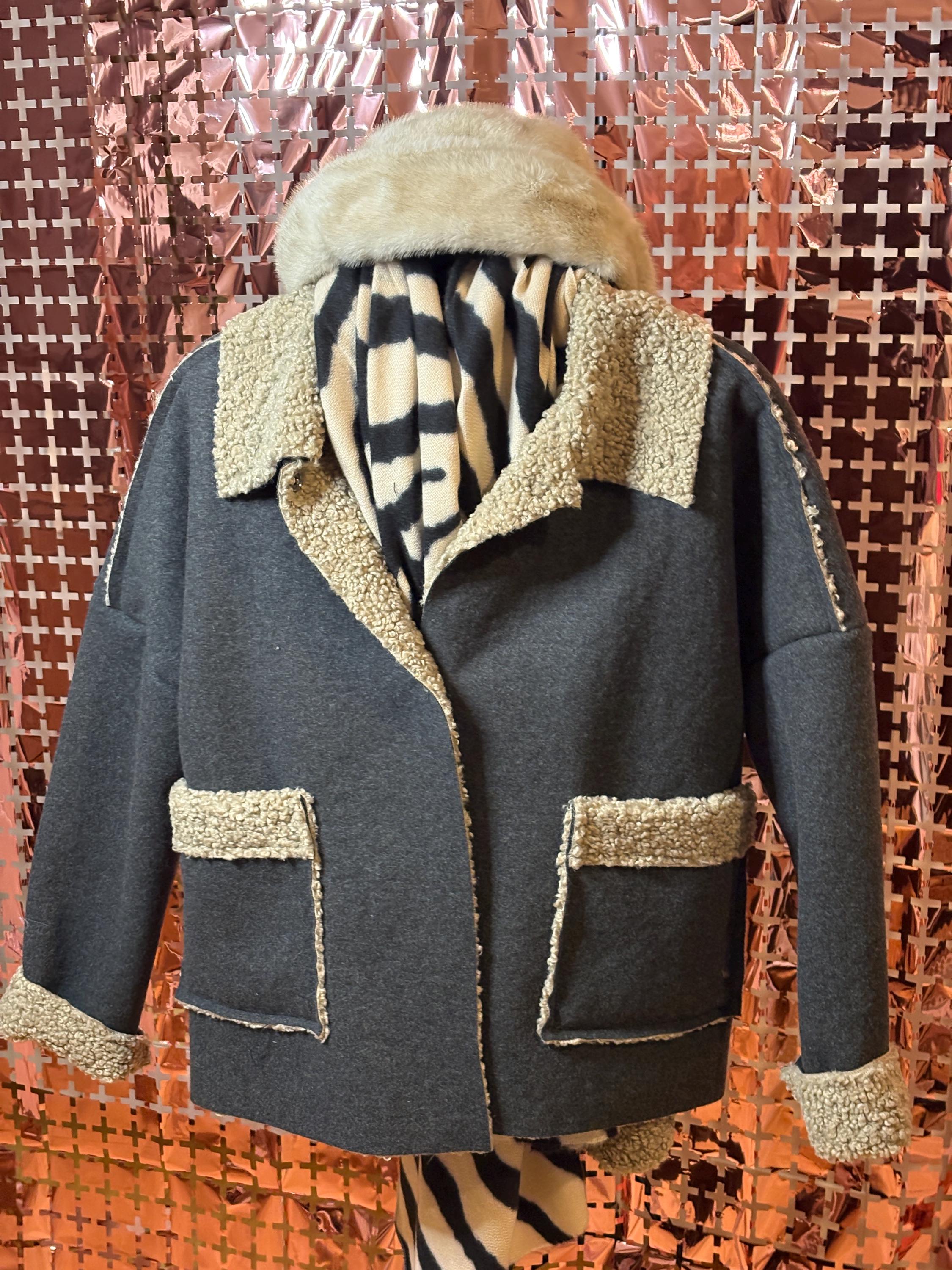 Wintercoat with soft teddy garnment made in Italy