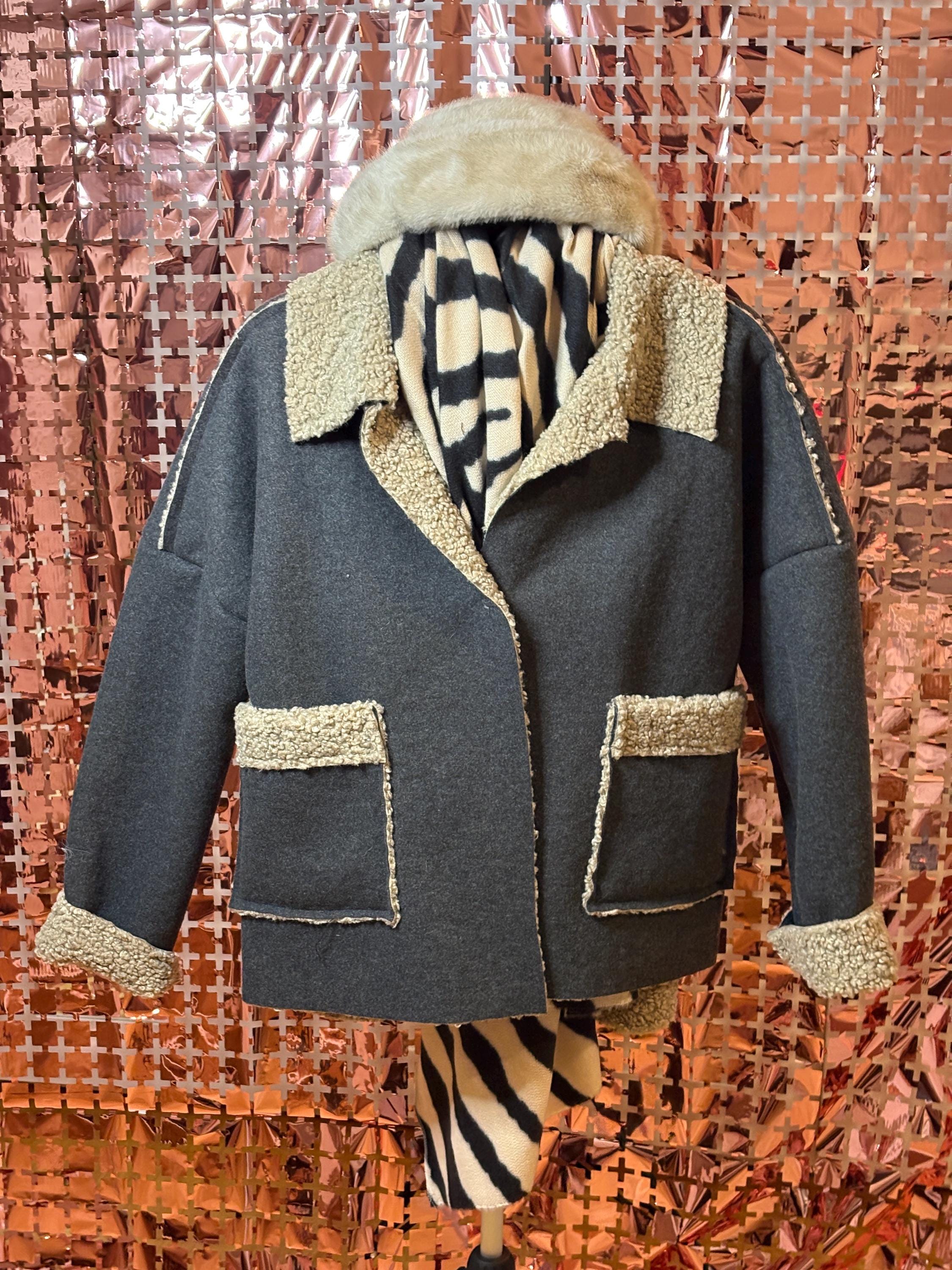 Wintercoat with soft teddy garnment made in Italy