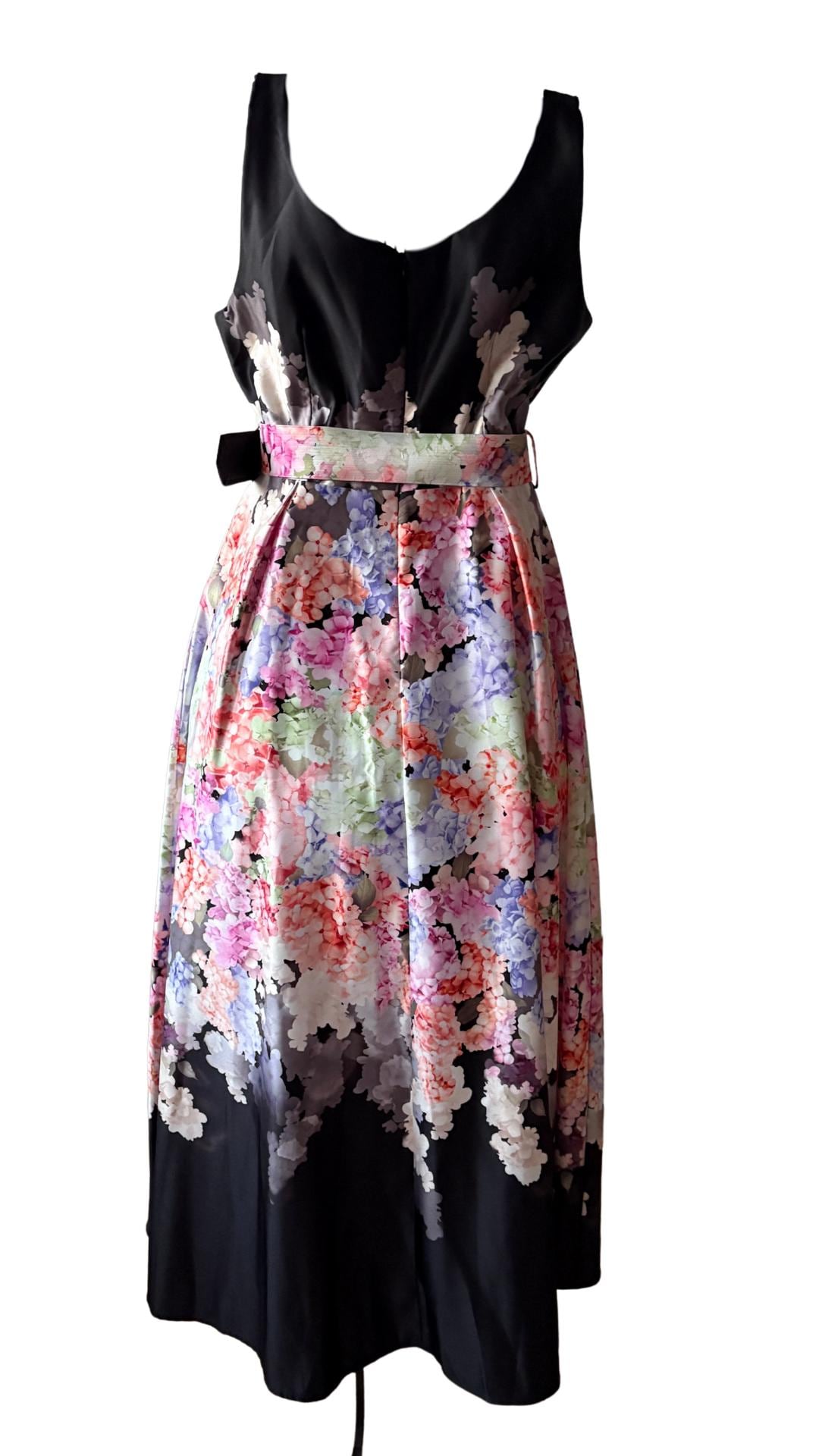 Elegant Bloom Maxi Dress – With Belt & Pocket | One Size | Black or Red