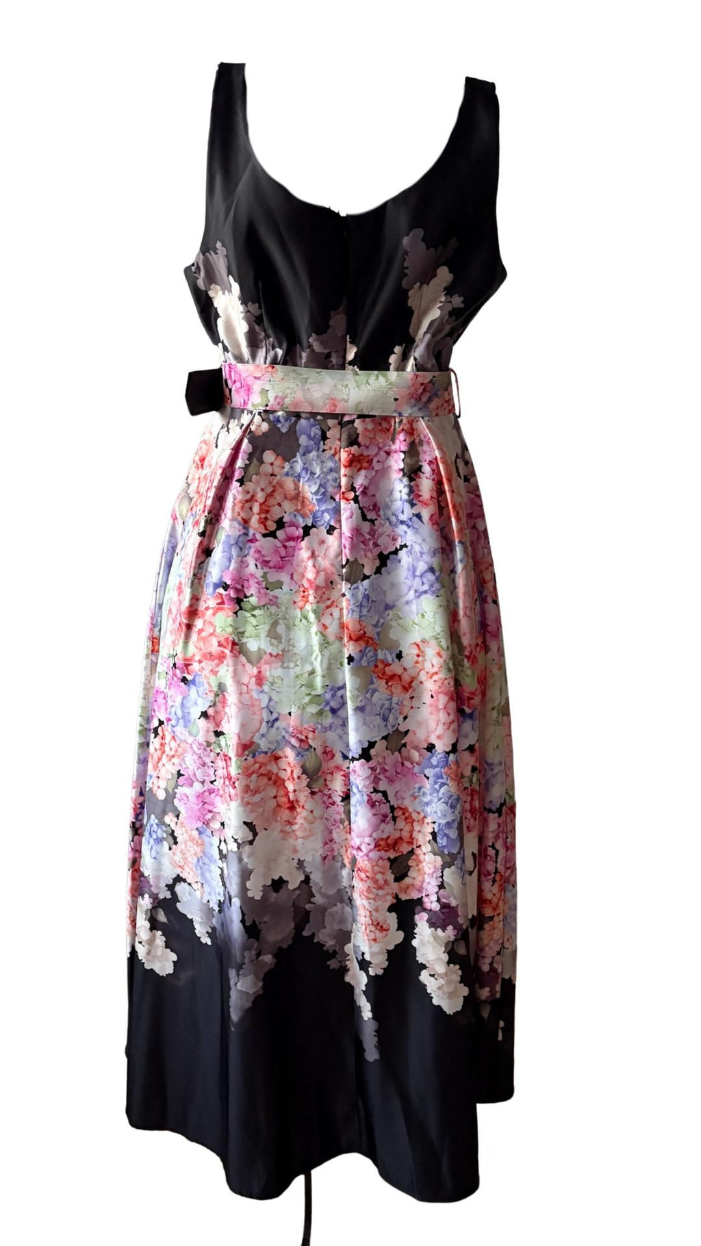 Elegant Bloom Maxi Dress – With Belt & Pocket | One Size | Black or Red