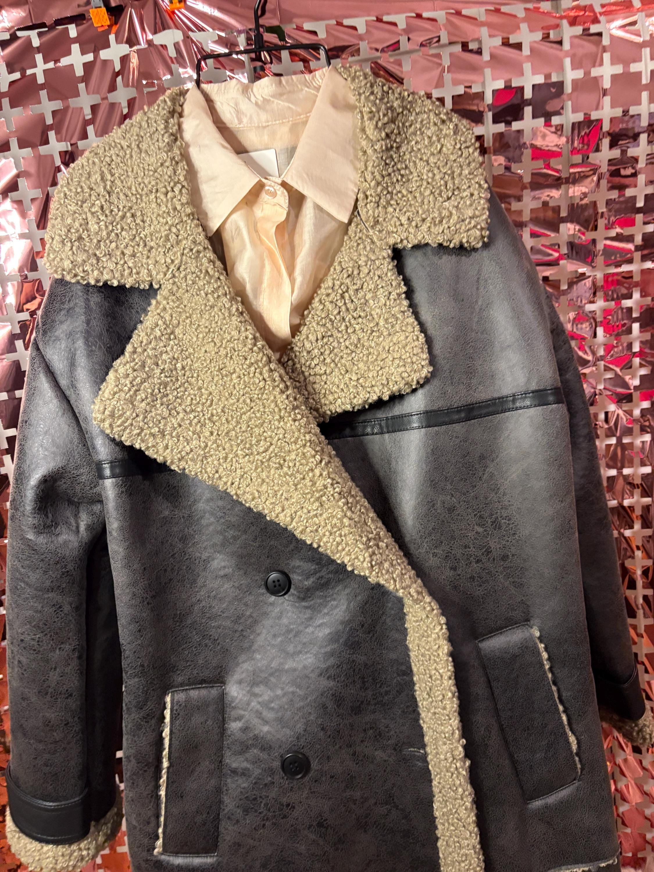 Wintercoat with soft teddy garnment made in Italy